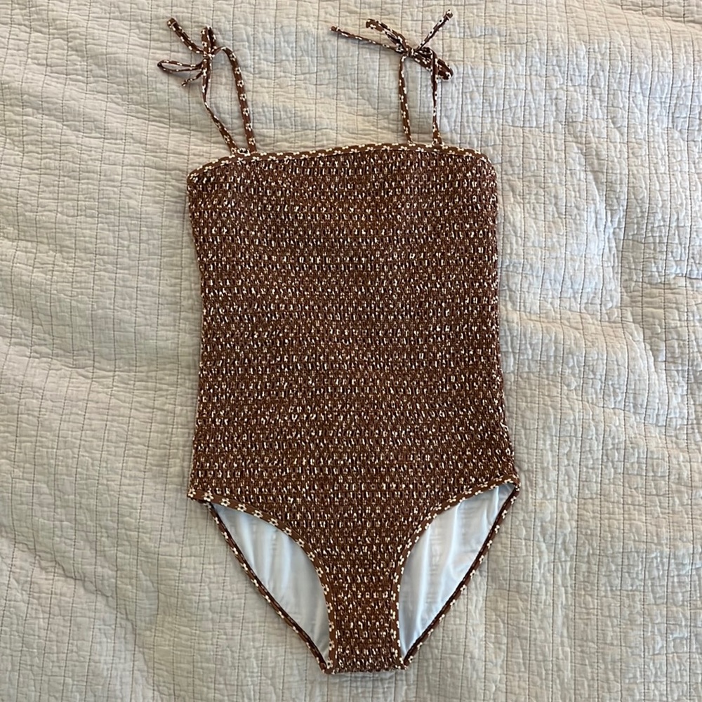 Rylee and Cru Women’s smocked flower power one piece swim. Only worn once.